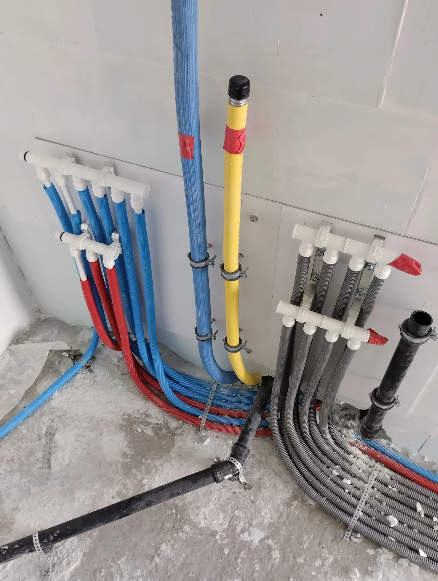 Heating system components with radiator and piping